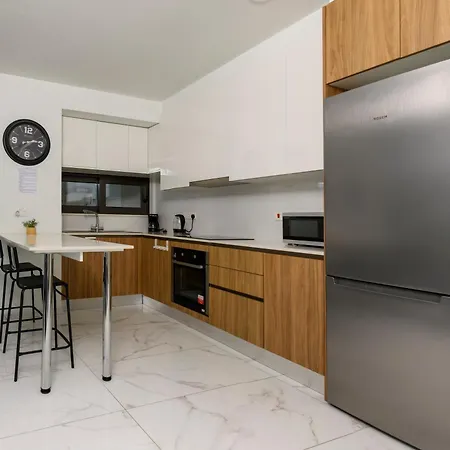 Pearl House Flat 301 Ларнака