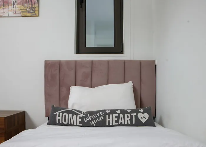 Pearl House Flat 301