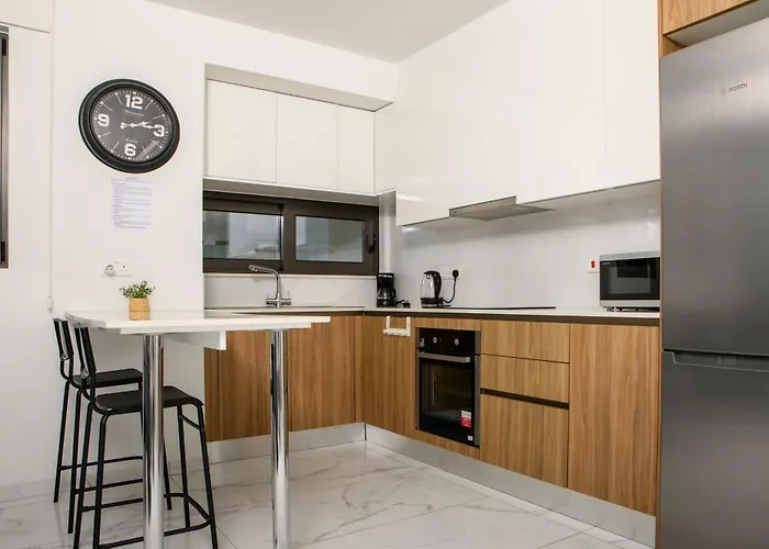 Pearl House Flat 301 * Ларнака