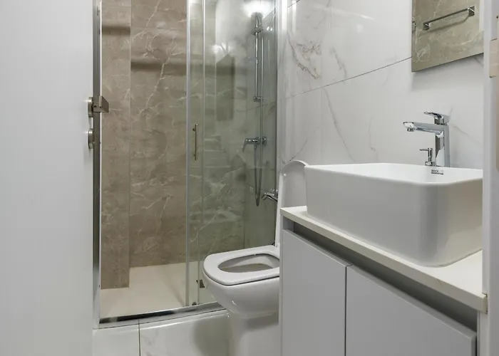 Pearl House Flat 301 *